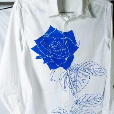 くらカラーを使用して作成された手描きシャツ