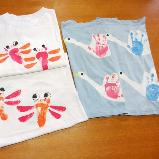 てがたあしがた制作tシャツにトンボと白鳥